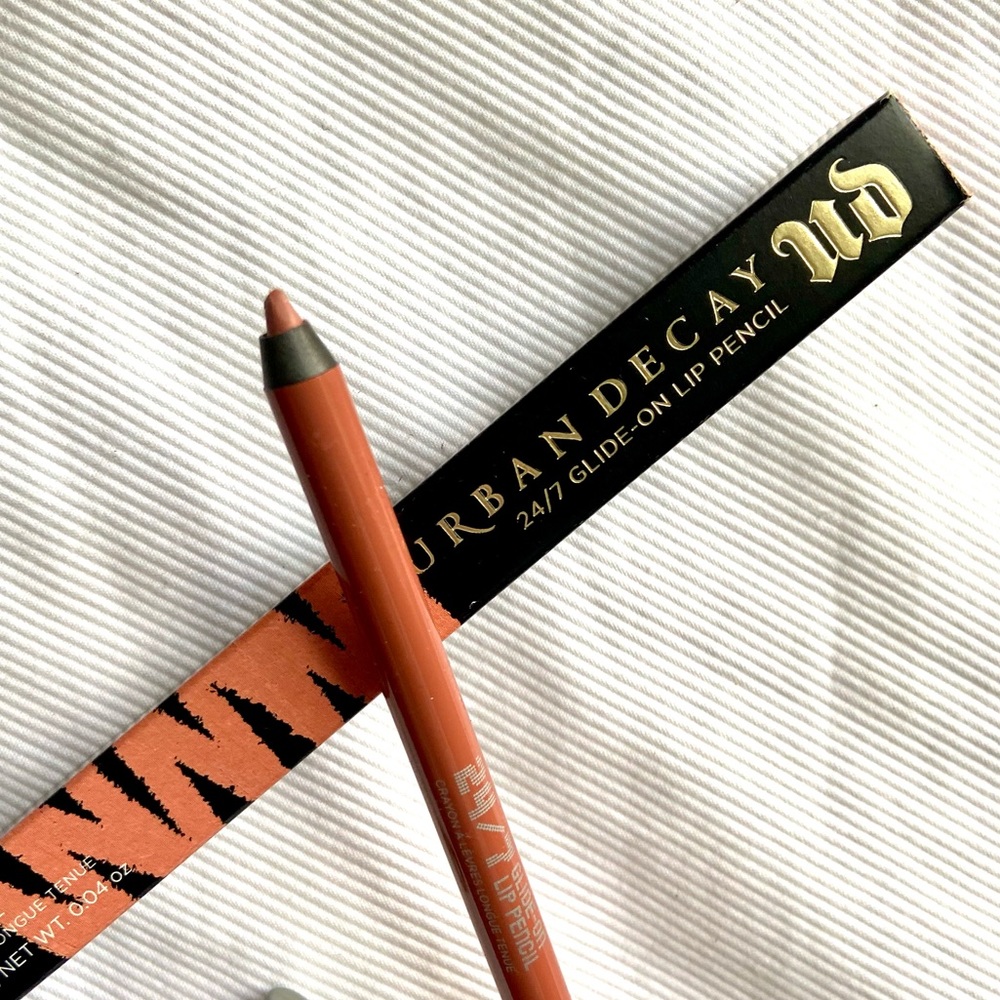 NIB Urban Decay 24/7 Glide-On Lip Pencil in Insanity